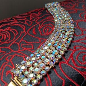 Elegant Crystal Embellished Women's Clutch
